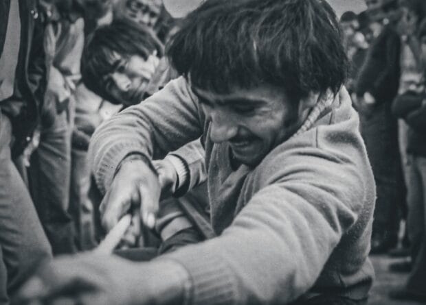 puxando a corda no jogo da tracção à corda